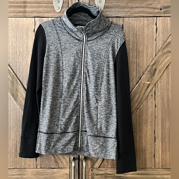 Lululemon Daily Yoga Jacket Coco Pique Black/Black Size 8 - Picture 5 of 10